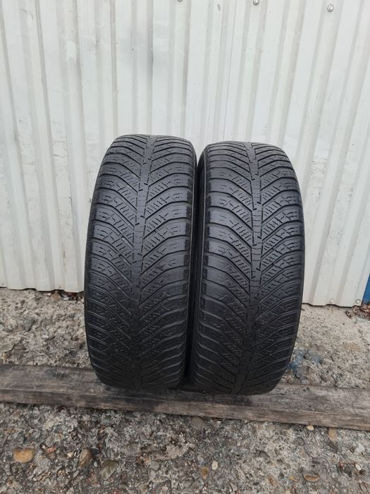 2 Anvelope de iarna*195/65R15*KUMHO*LICHIDARE STOC*75 Lei Buc*