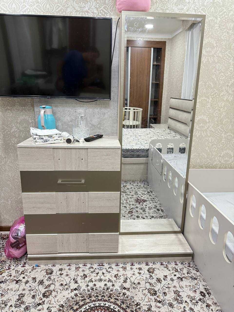 МЕБЕЛЬ продается бу спальная гарнитура без шкафа