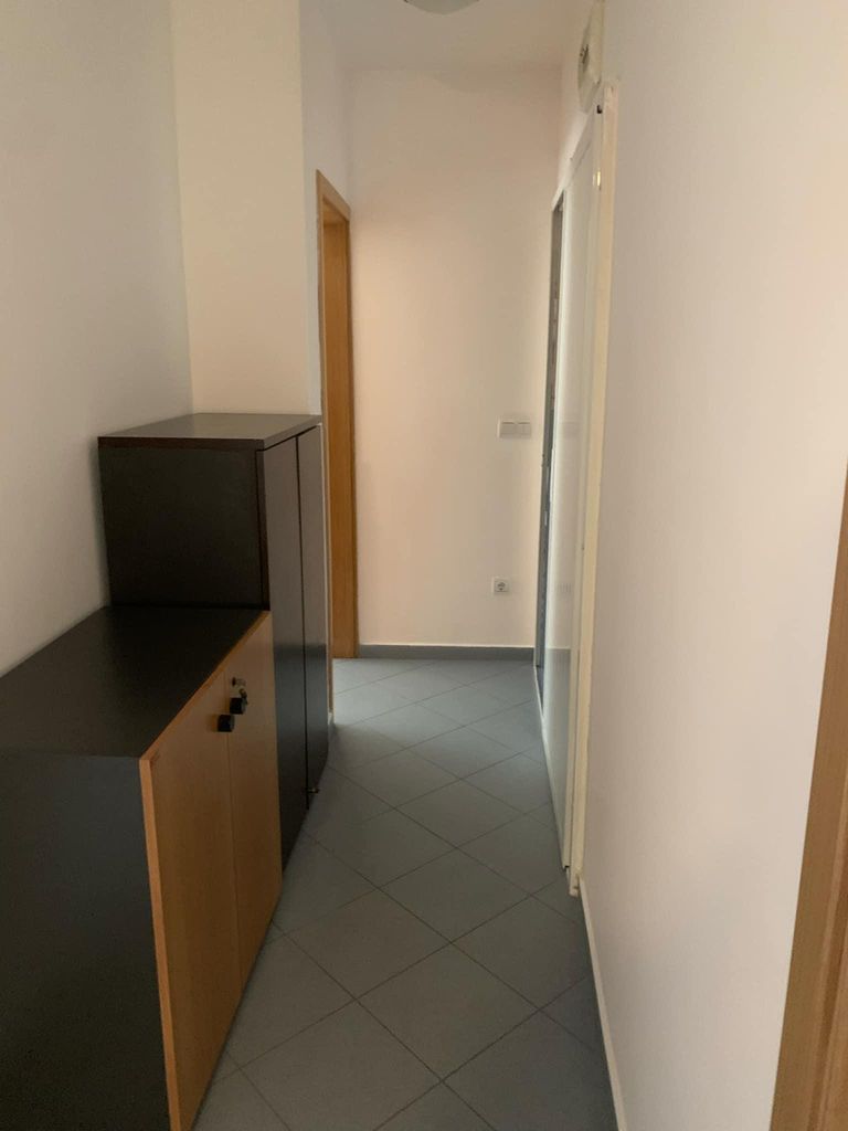 Дава се под наем Тристаен апартамент в София, Редута - 100 кв.м за 650 € - Снимка #2