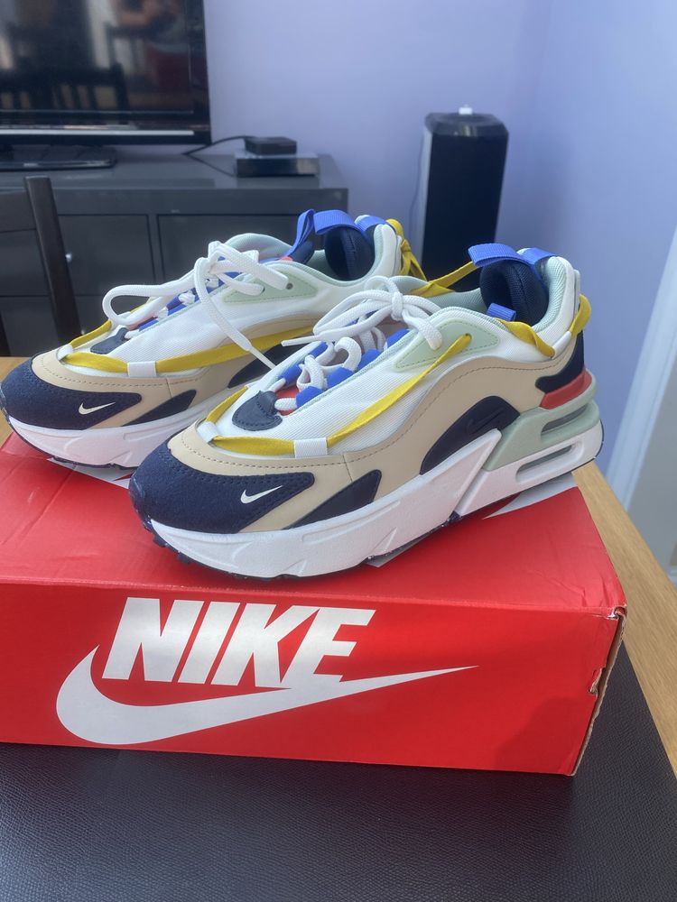 Маратонки Nike Air Max Furyosa./39 номер /