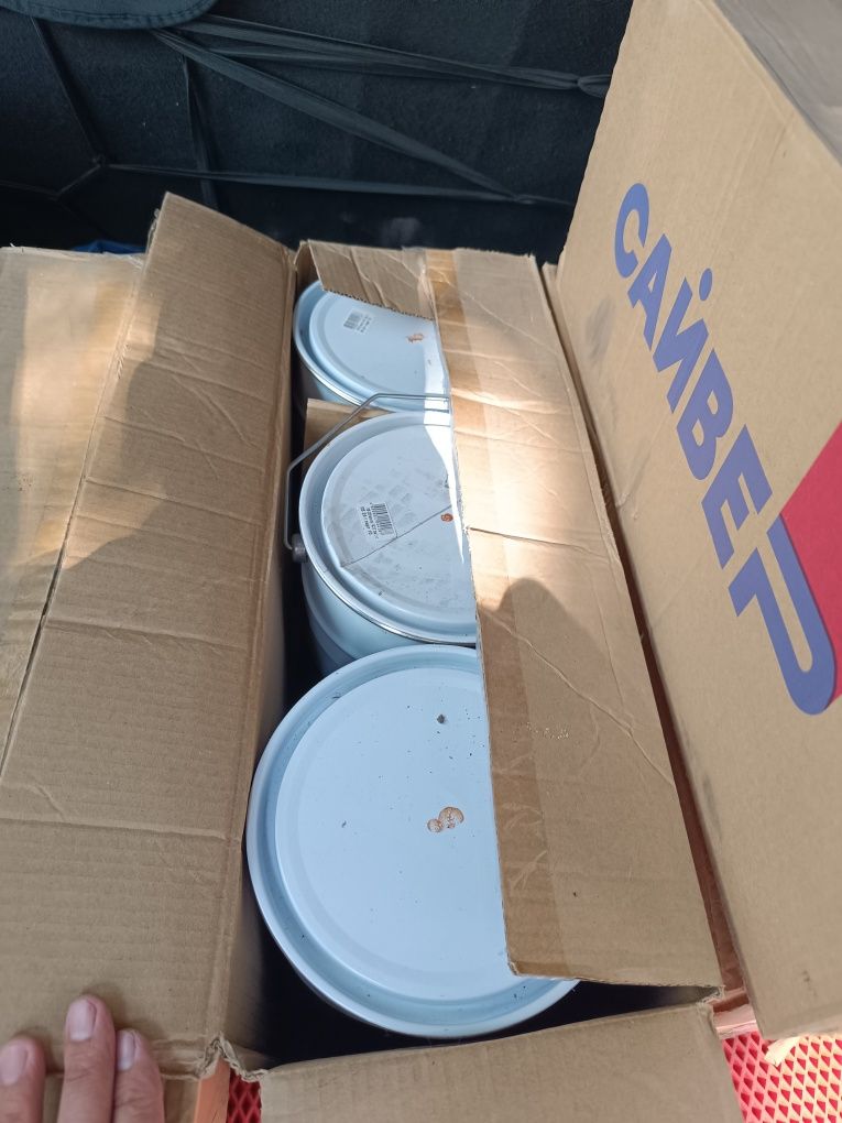 Продам каску жёлтую ,красную,черную,коричневую(половую).