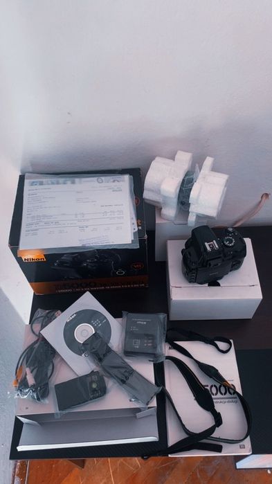 Фотоапарат Nikon D5000