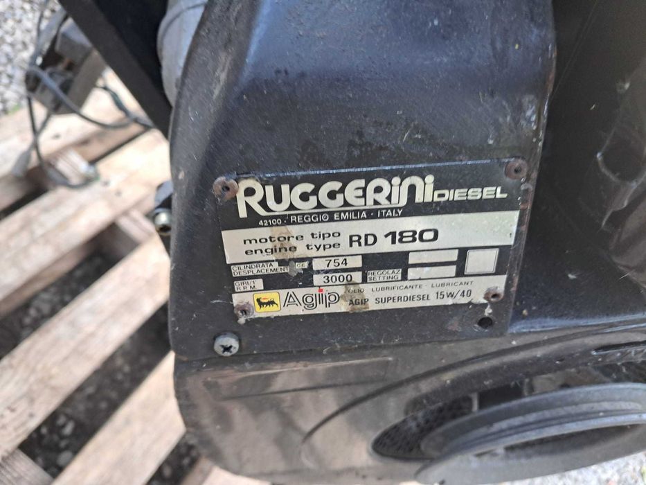 motor Ruggerini cu 2 cilindri