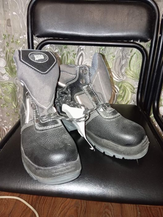 Спецобуви новые.