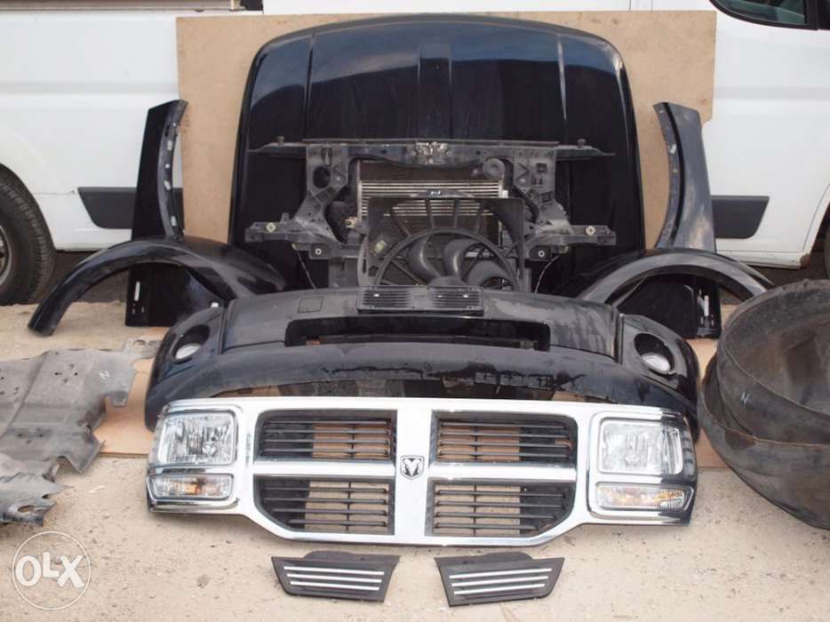 Dodge Nitro fata complecta