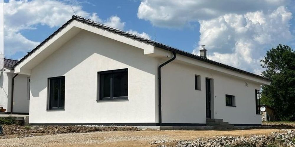 Vand case si containere modulare, cat si cabane tip A, pe structură me