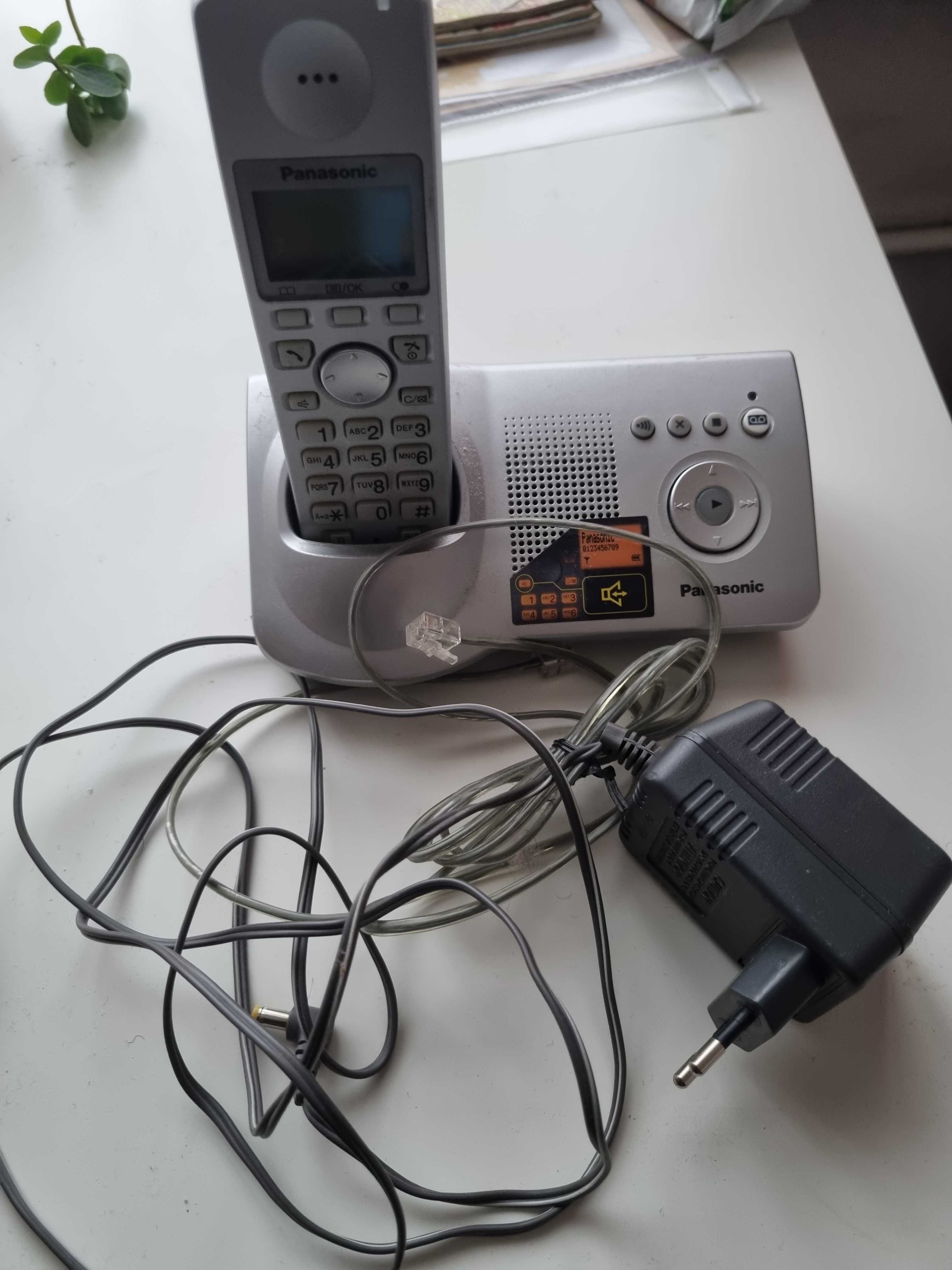 Продавам стационарен безжичен телефон Panasonic KX-TG7120