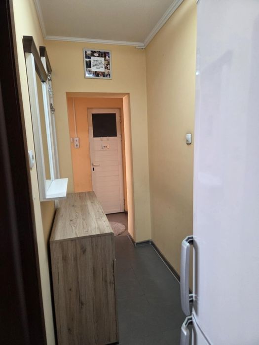 Дава се под наем Тристаен апартамент в Пазарджик, Руски - 70 кв.м за 331.5 € - Снимка #1