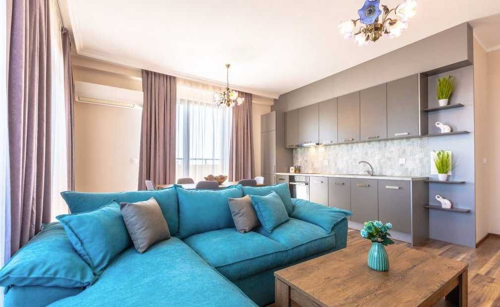 Дава се под наем Тристаен апартамент в Бургас, Зорница - 122 кв.м за 5610 € - Снимка #2