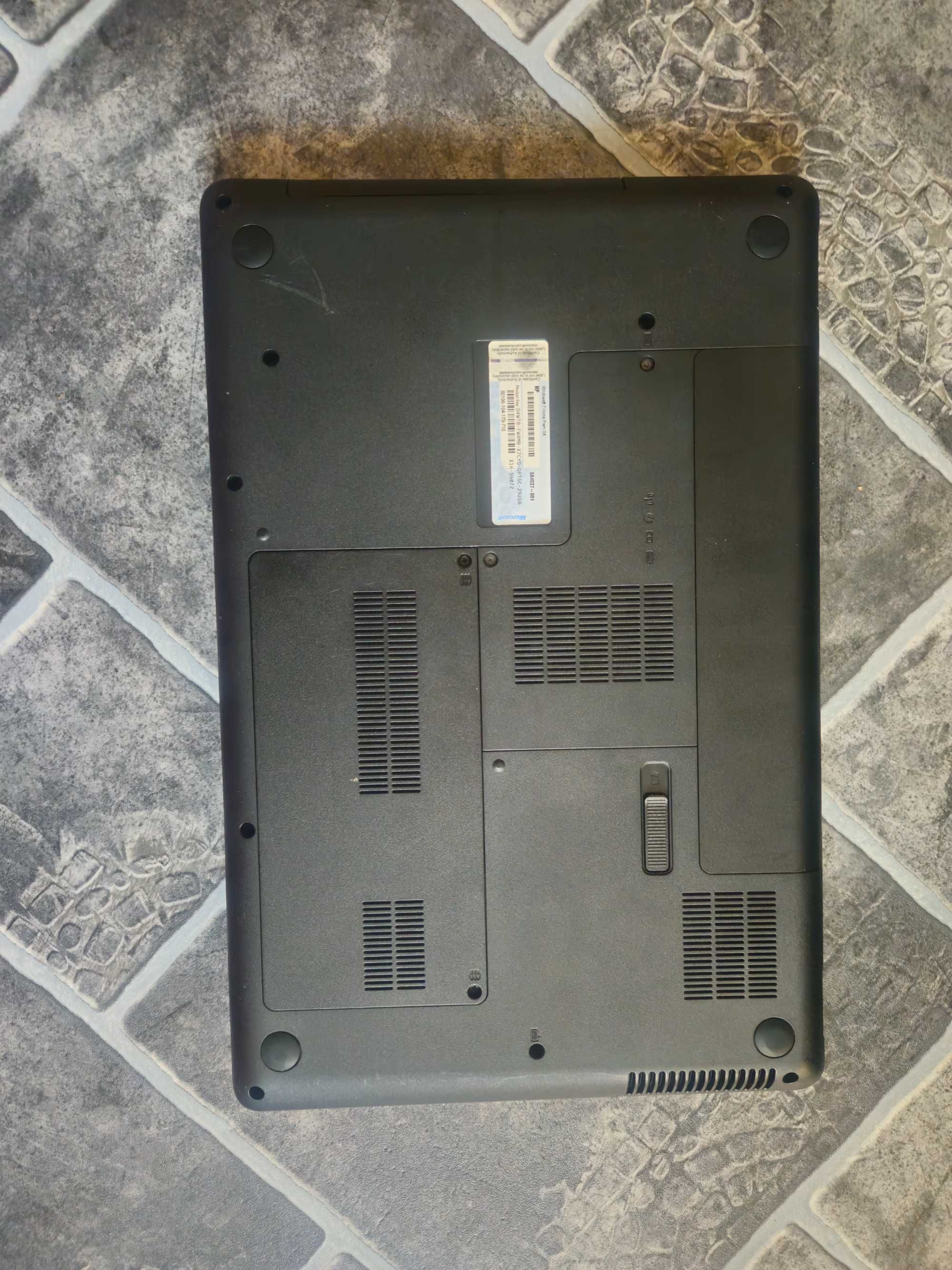 HP 2 бр лаптопи и двата са еднакви