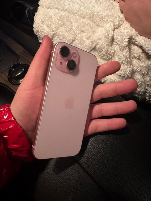 iphone 15 roz 128gb in stare foarte buna