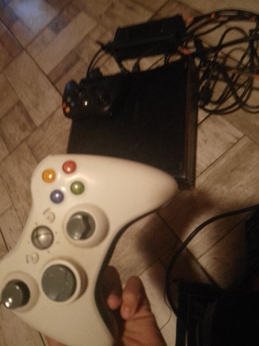 Xbox 360 perfect fuctionabil merge forte bine