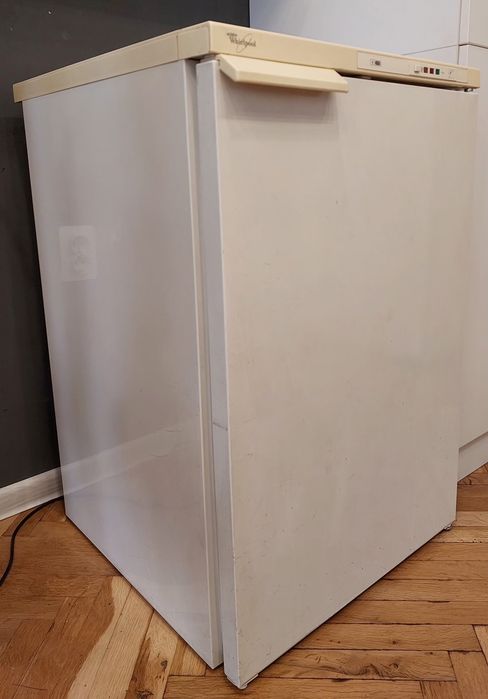 Фризер Whirlpool AFB409