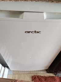 Frigider Arctic și mașina de spălat Beko