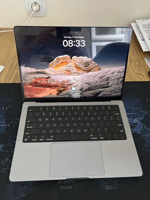 Macbook Pro M2 Pro chip 16/512