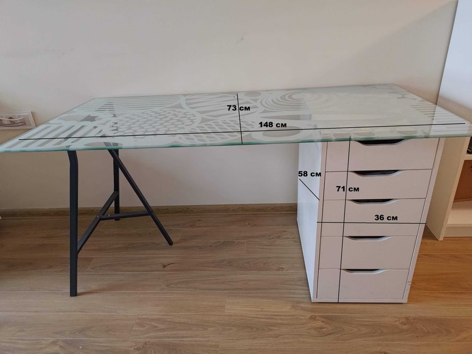 Стилно бяло бюро 148/73/71см закупено от ИКЕА, 4 бр. Отлично състояние