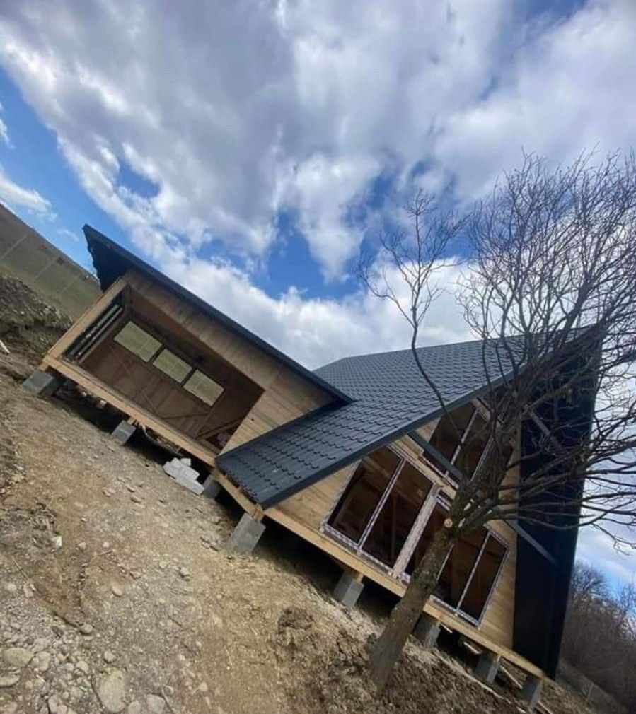 Case și cabane pe structură de lemn