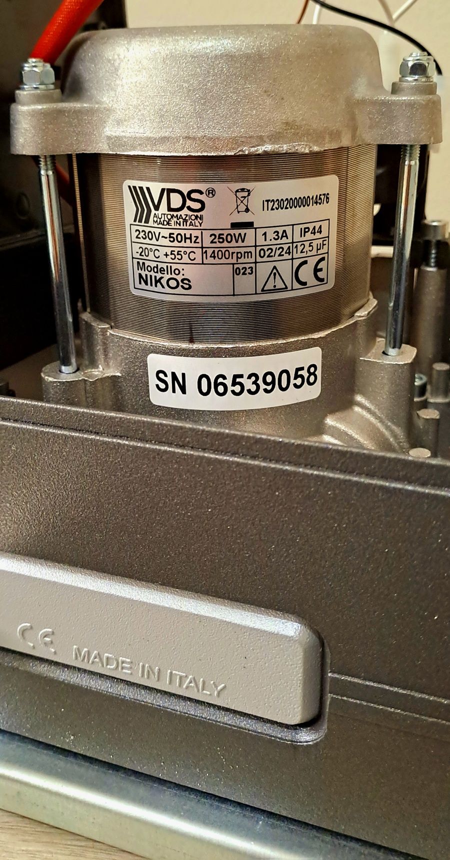 Мотори за плъзгащи врати 600кг / 250w