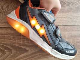Sneakers GEOX cu luminite - marimea 37