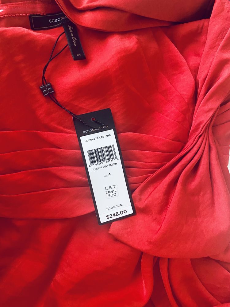 Официална  червена рокля  НОВА 248$ BSBG MAX AZARIA