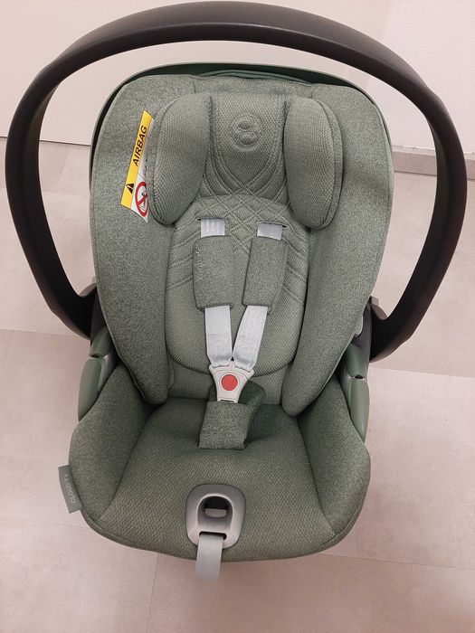 Столче за кола Cybex Cloud T plus с цвят leaf green и Base T
