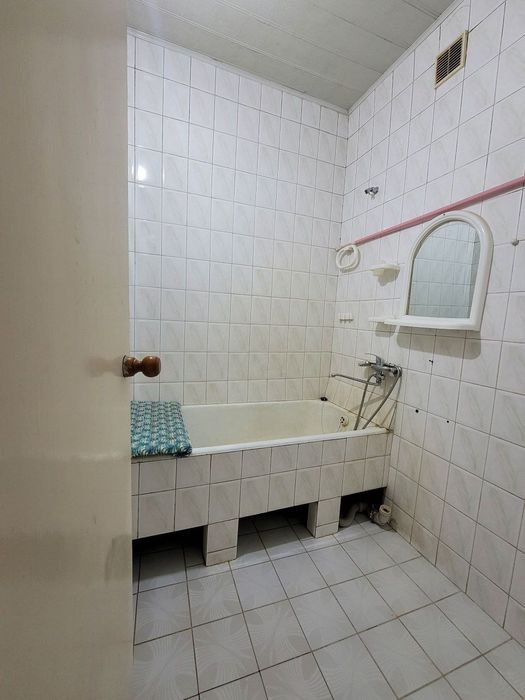 Юнусабад 2 квартал. Продается квартира 2/4/4