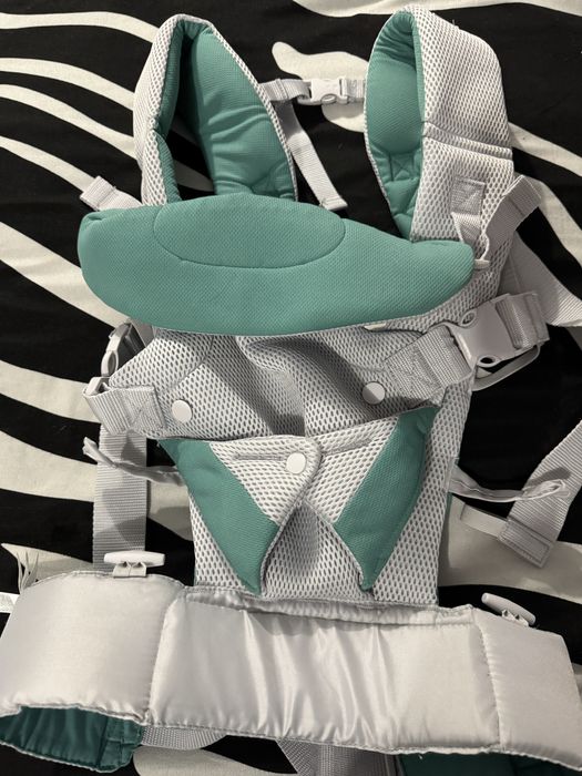 Marsupiu ergonomic reglabil cu 4 pozitii Infantino Flip Light & Airy