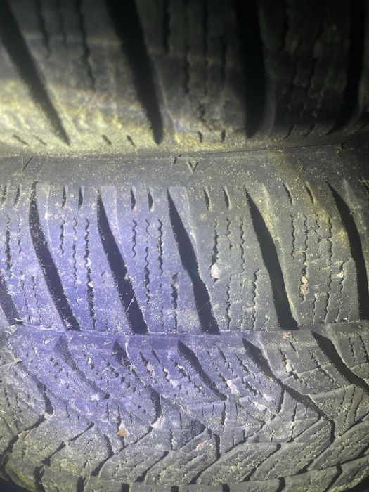 Roți iarna R17 Dunlop (225/45 R 17)