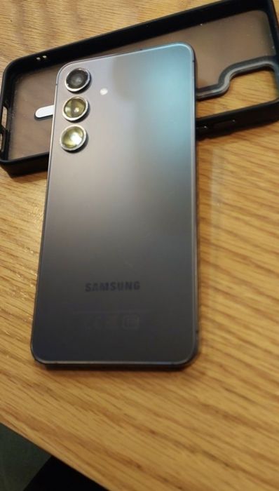 S24 damsung срочна сатылады.