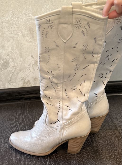 Елегантни кожени ботуши