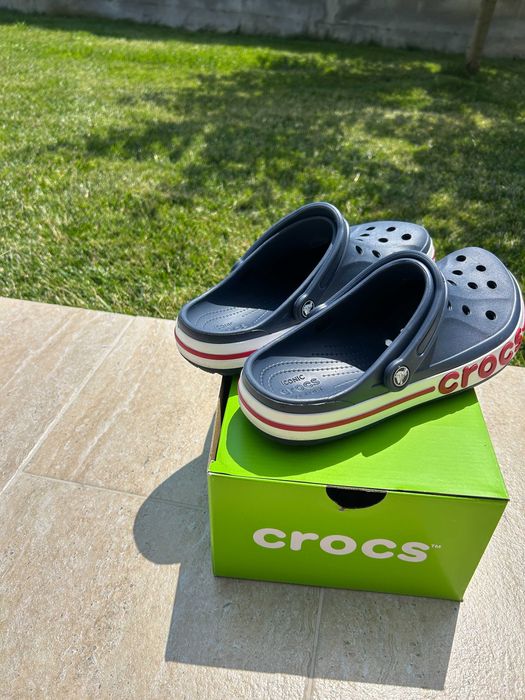 slapi crocs albastrii