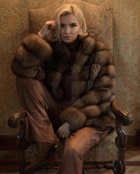 Луксозно Дълго Палто от Норка, купено за 4200лв, продава се за 2400лв