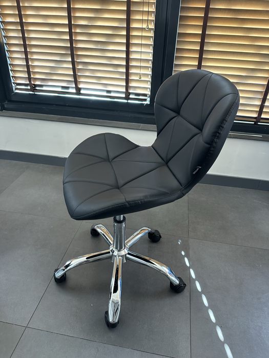 Козметичен стол Авеню мостра – 24м гаранция