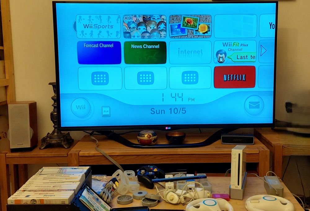 consola Nintendo Wii cu accesorii si jocuri