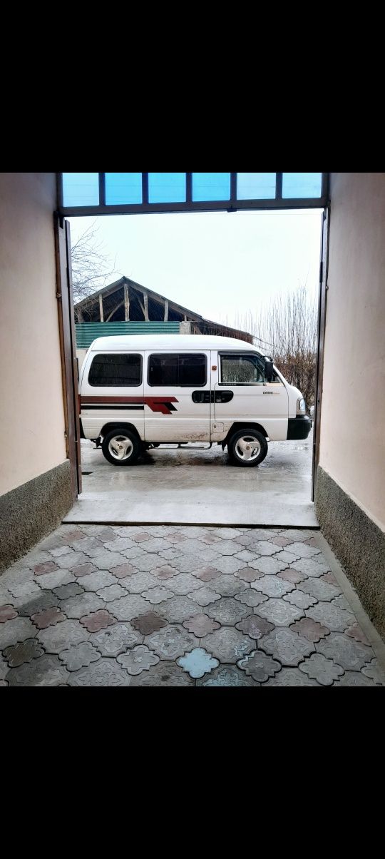 Damas oq kraska bor