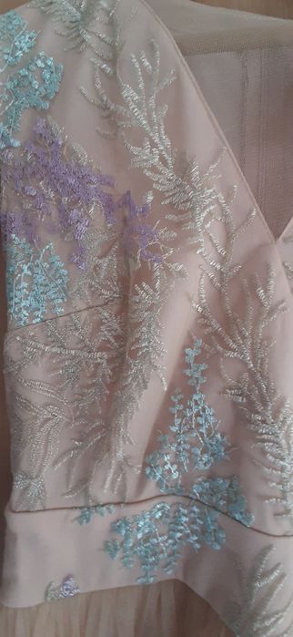 Rochie marimea 38,(este 36) noua cu eticheta cu dantela si tull