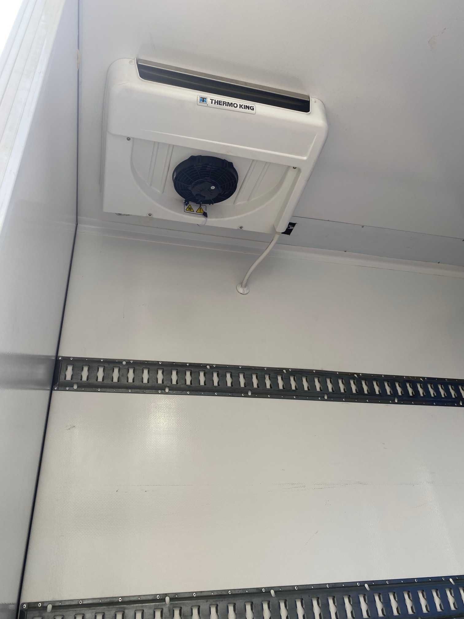 Frigorifică Renault Master 2022 – 2 Zone Temperatură, Gata de Drum!