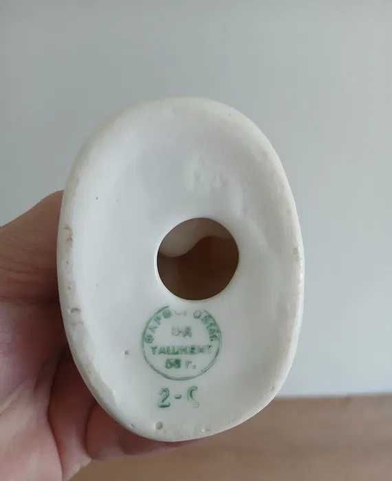 Фарфоровая статуэтка Мальчик лыжник