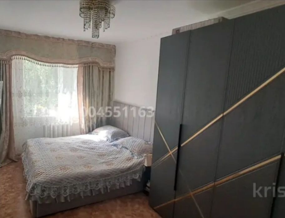 Продам шкаф с кроватью