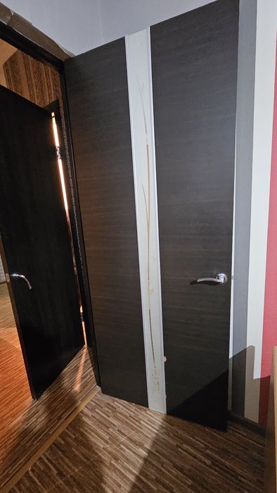 Двери межкомнатные б/у