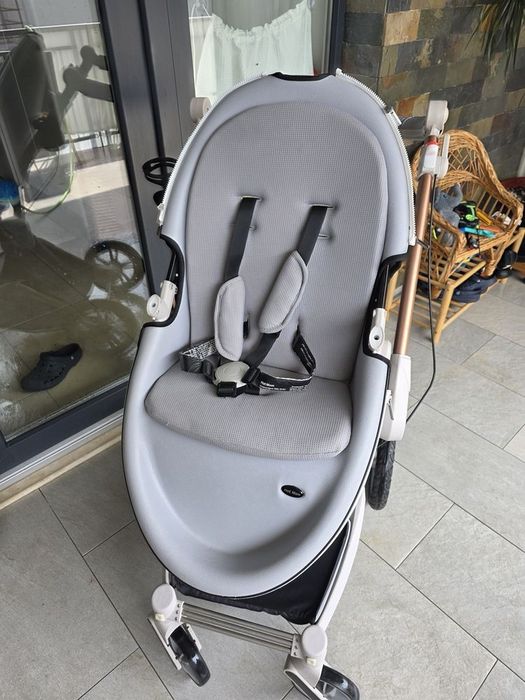 Vând cărucior pliabil Hot Mom 3in1