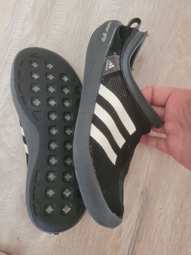 Incaltaminte apa pietre inot adidas originali 39 1/3