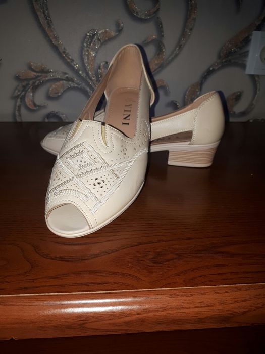 Продам туфли  летние