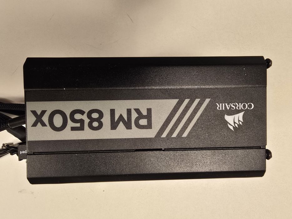 Sursa PC Corsair RM850x si cablurile aferente