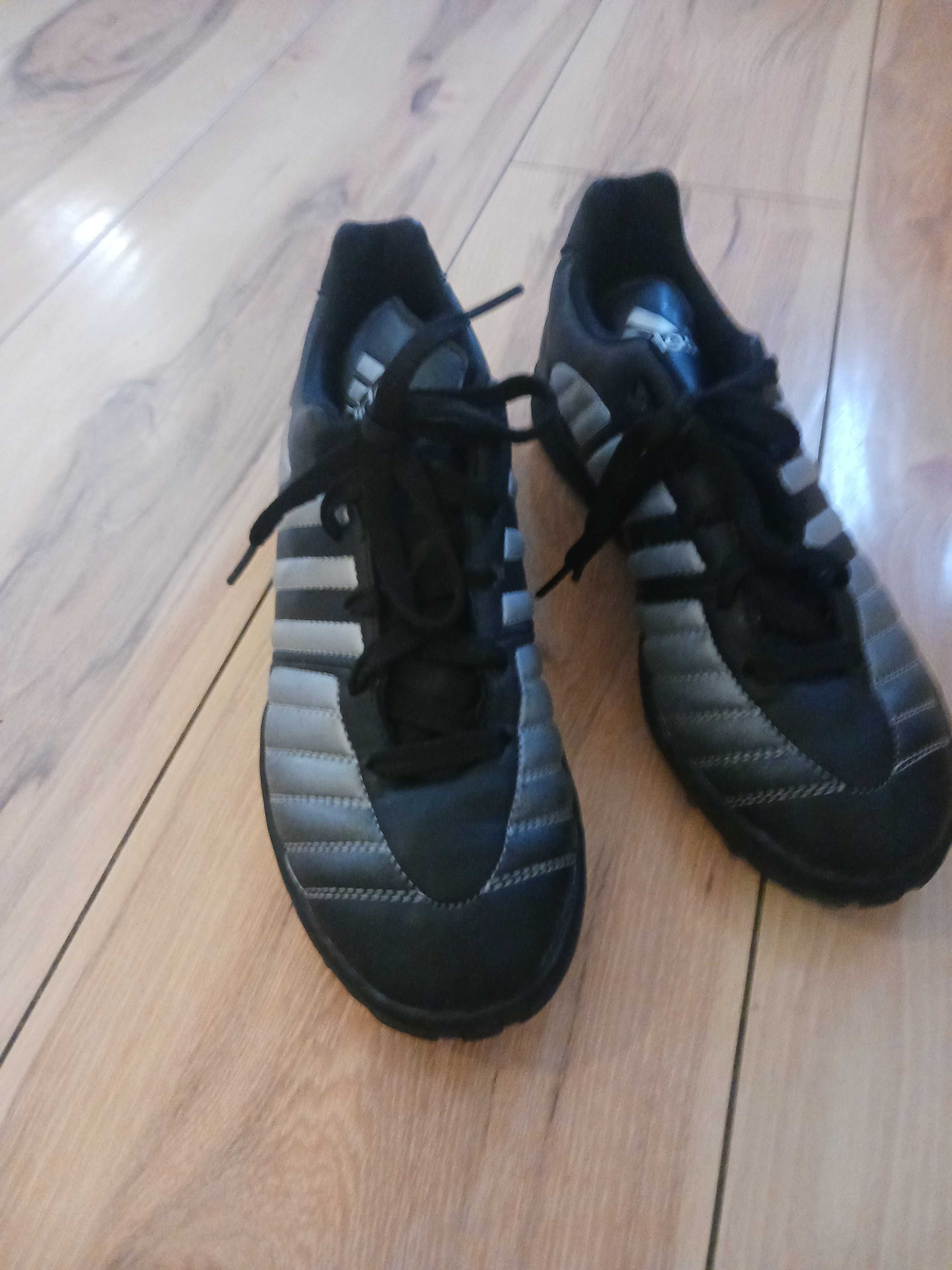 Футболни обувки 38 2/3,adidas