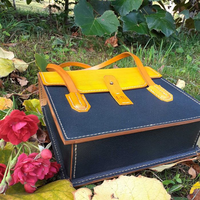 Geantă de piele naturală - full grain, poseta pentru femei.