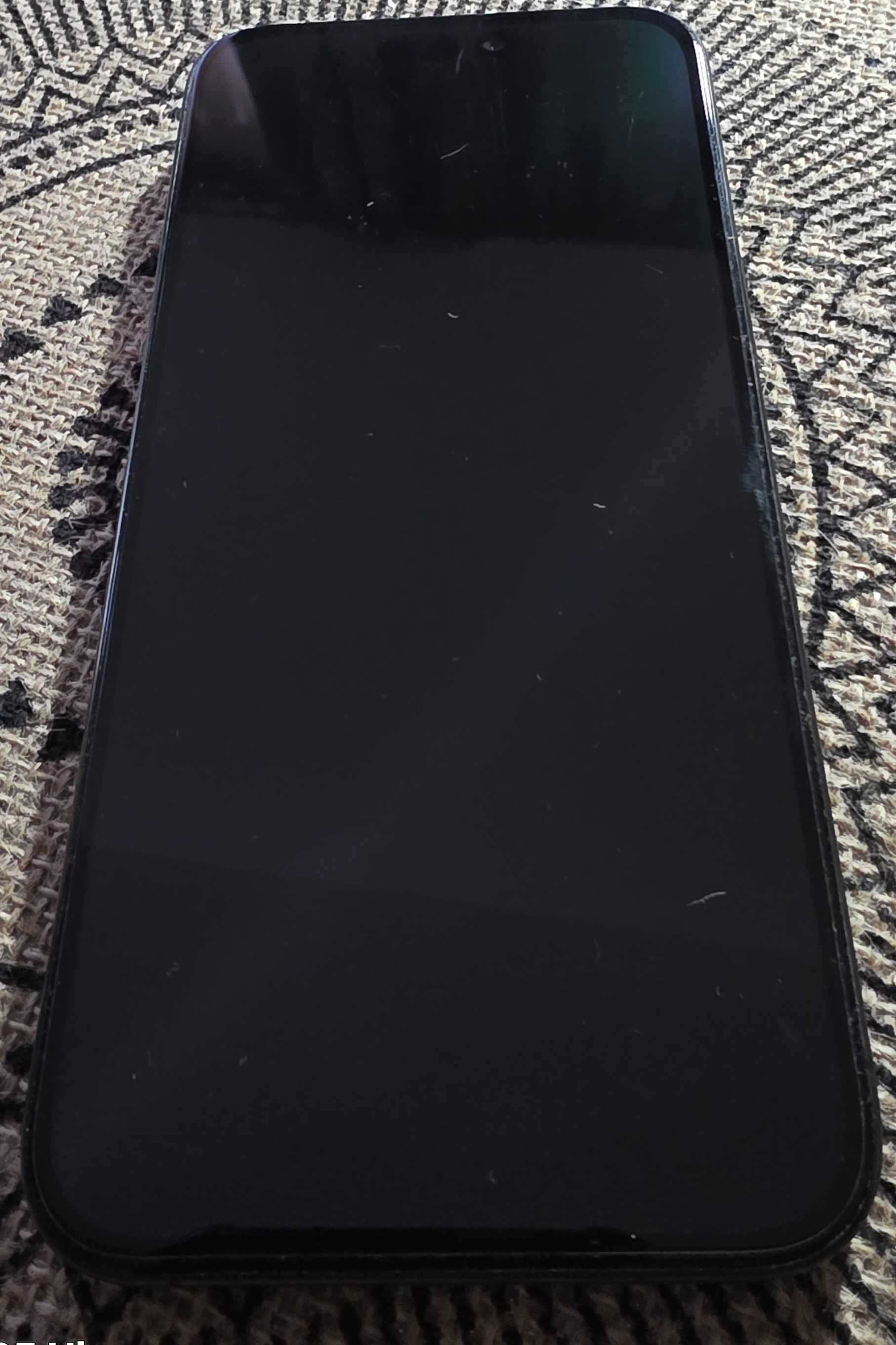Продавам iphone 15 pro max 256Gb