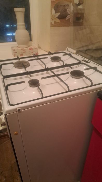 Газовая плита бу — 4 конфорки, духовка