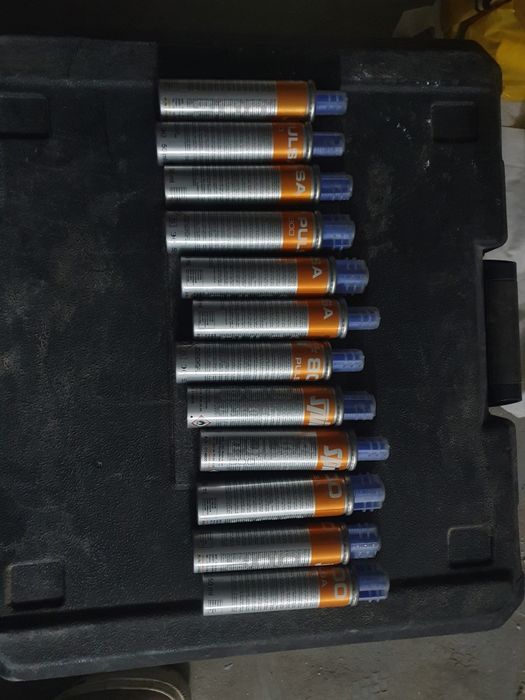 Gaz pistol cuie  o bucata la 50 de lei