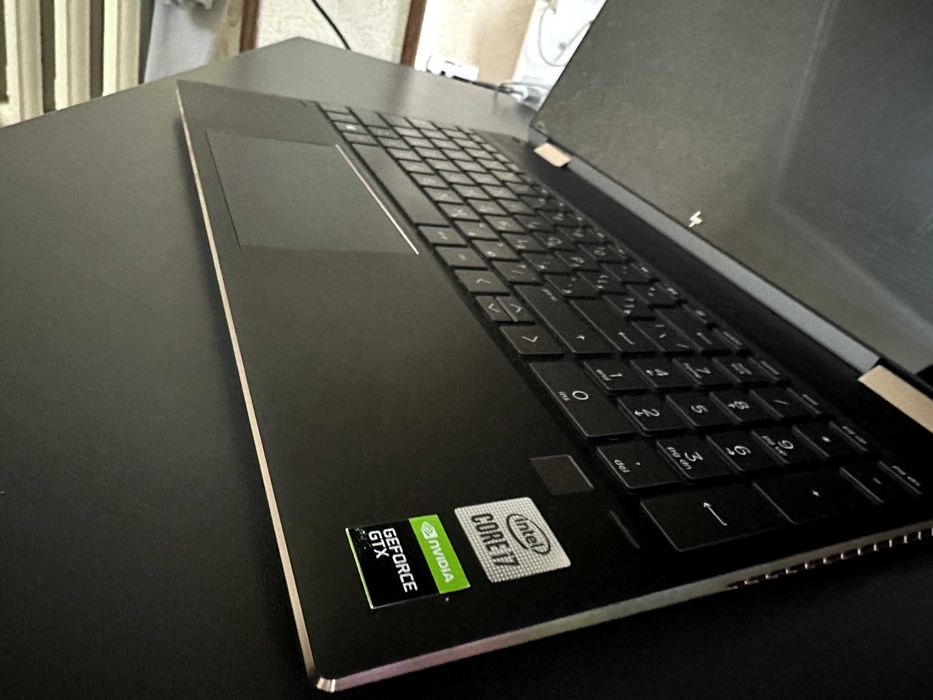 HP Spectre x360 512ssd 16gb ram 15dyum 4k ekran